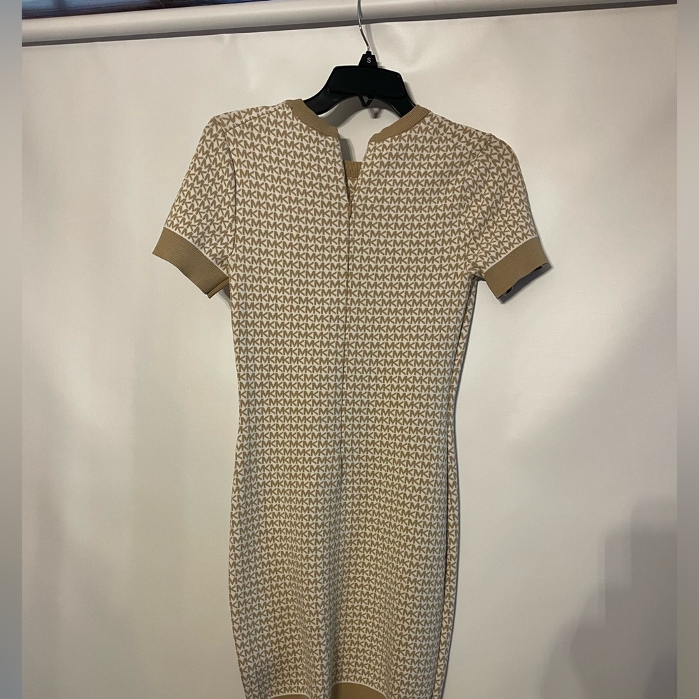 Michael Kors tan and white shorts sleeve dress - Picture 3 of 5